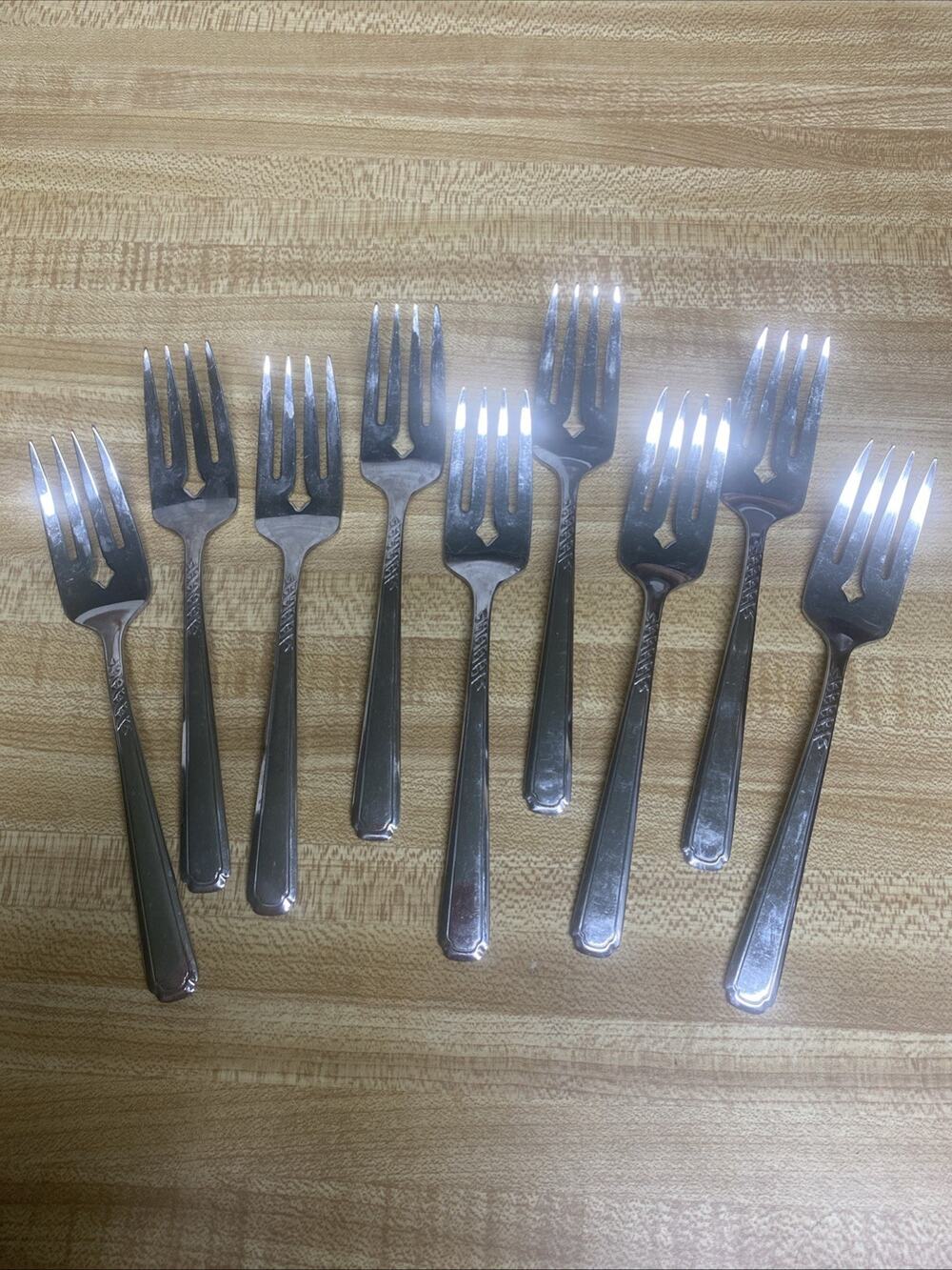 Set Of 9 Oneidacraft Deluxe Stainless Salad Fork Weave Pattern 6.25”